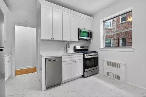 Kitchen - 915 E 17th St #207, Brooklyn, NY 11230 photo 2 of 3