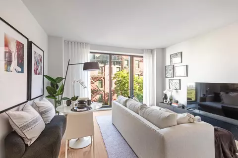 500 W 45th St #603, New York, NY 10036
