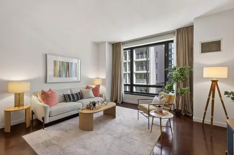 4 W 21st St #7B, New York, NY 10010