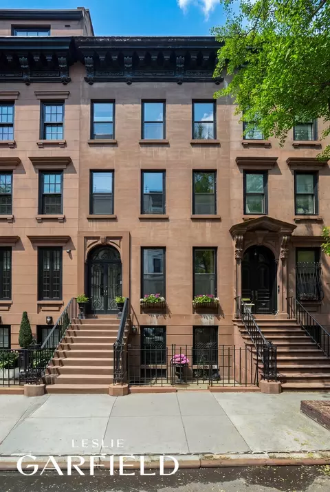 512 E 87th St, New York, NY 10128