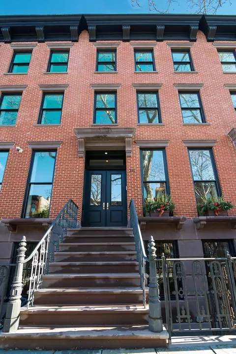 225 Carlton Ave, Brooklyn, NY 11205