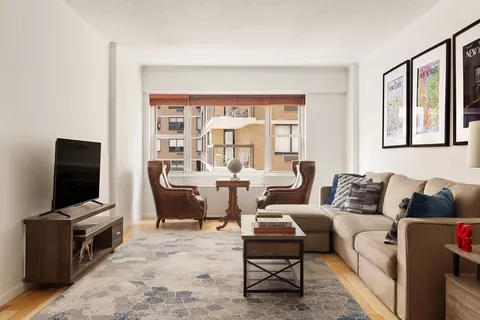 60 E 8th St #6A, New York, NY 10003