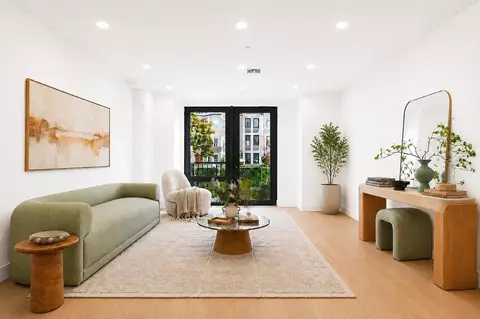 371 Hawthorne St #1, Brooklyn, NY 11225