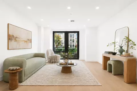 371 Hawthorne St #1, Brooklyn, NY 11225