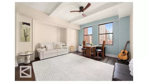 320 E 42nd St #2403, New York, NY 10017