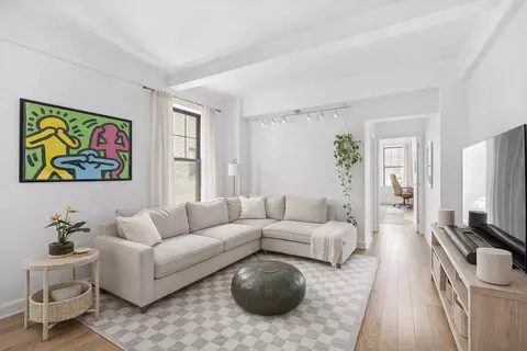 141 E 3rd St #4B, New York, NY 10009