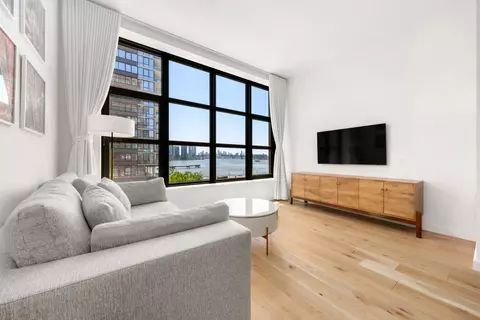 29 Huron St #4DW, Brooklyn, NY 11222