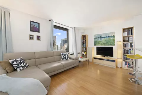 100 W 39th St #43J, New York, NY 10018