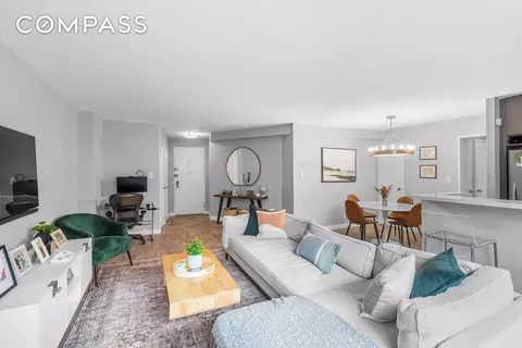 2 Charlton St #5A, New York, NY 10014