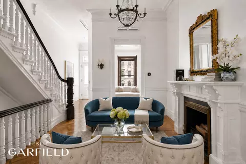 38 E 70th St, New York, NY 10021
