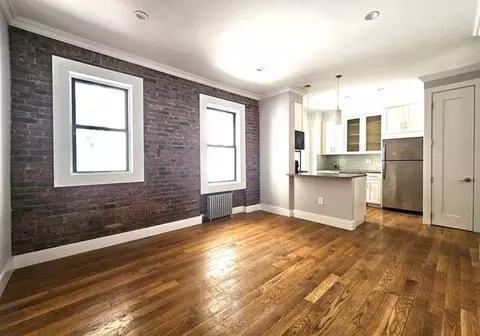 21-28 35th St #2G, Astoria, NY 11105