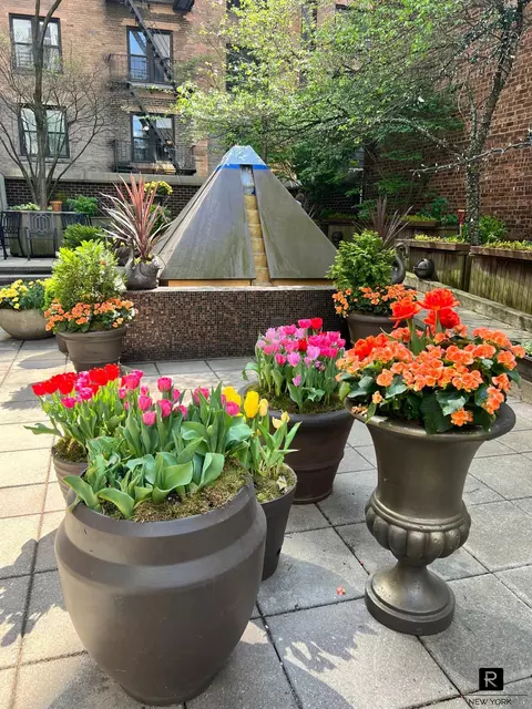 100 W 94th St #4-B, New York, NY 10025