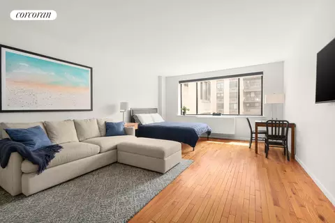 211 W 71st St #7D, New York, NY 10023