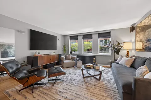 296 W 10th St #6N, New York, NY 10014