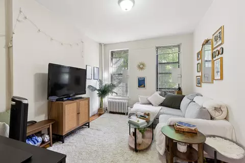 521 E 83rd St #4R, New York, NY 10028