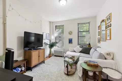 521 E 83rd St #4R, New York, NY 10028
