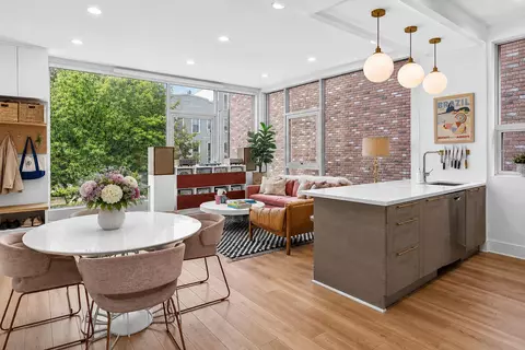128 Newton St #2A, Brooklyn, NY 11222