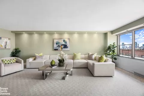 75 End Ave #17EF, New York, NY 10028