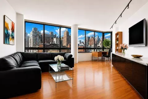 225 W 83rd St #4M, New York, NY 10024