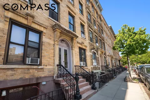 19 Clifford Pl, Brooklyn, NY 11222 photo 3