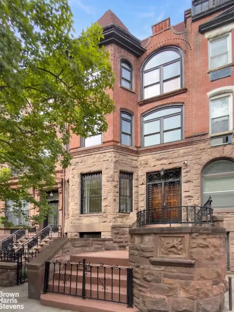 143 W 94th St, New York, NY 10025