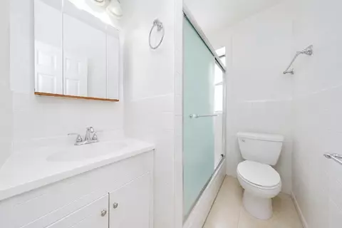 Bath - 9104 3rd Ave, Brooklyn, NY 11209 photo 3 of 5