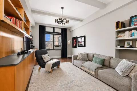 161 W 16th St #16I, New York, NY 10011