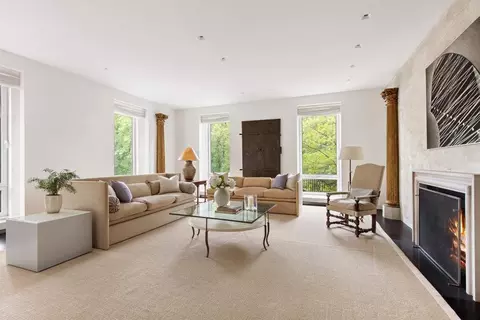 950 Fifth Ave #3/4, New York, NY 10075
