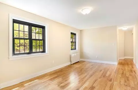 77-40 Main St #3-B, Flushing, NY 11367