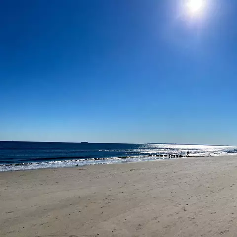 136 Beach 138th St, Rockaway Park, NY 11694