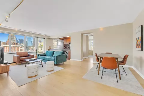 305 E 24th St #20-B, New York, NY 10010