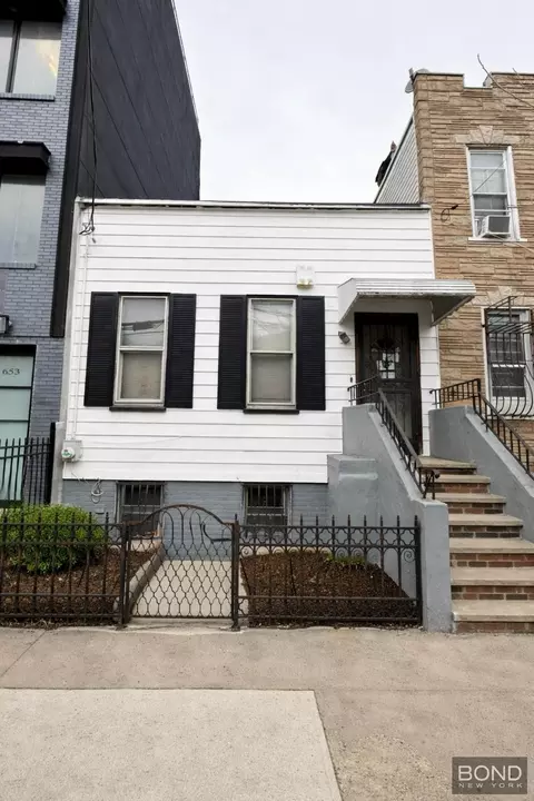 655 Maple St, Brooklyn, NY 11203