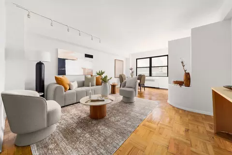 301 E 48th St #2M, New York, NY 10017