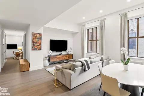 100 Barclay St #17J, New York, NY 10007