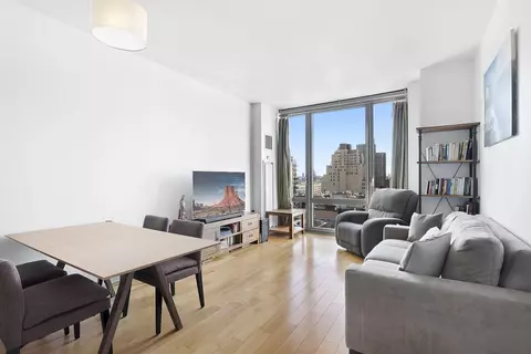 310 W 52nd St #11D, New York, NY 10019