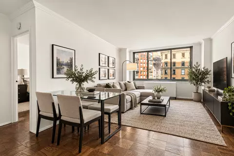2025 Broadway #8E, New York, NY 10023