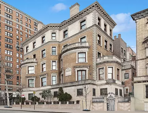 25 Riverside Dr, New York, NY 10023