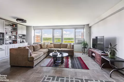 4525 Henry Hudson Pkwy W #B1003, New York City, NY 10471