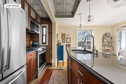59 Pineapple St #5A, Brooklyn, NY 11201