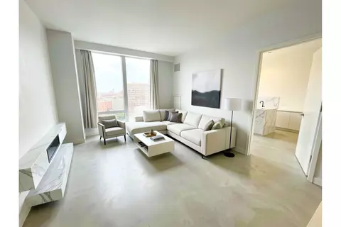 252 South St #21F, New York, NY 10002