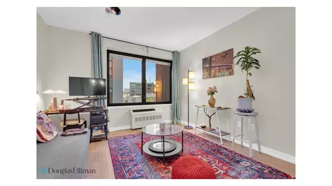 21-45 44th Dr #4I, New York City, NY 11101