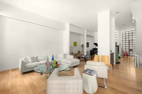 327 E 18th St, New York, NY 10003