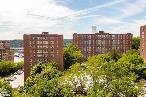 555 Kappock St #12G, New York City, NY 10463