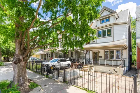 379 E 8th St, Brooklyn, NY 11218
