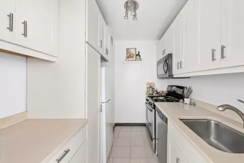 205 W End Ave #16F, New York, NY 10023