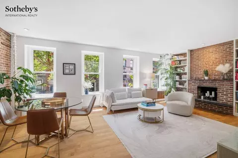 219 E 83rd St #2, New York, NY 10028