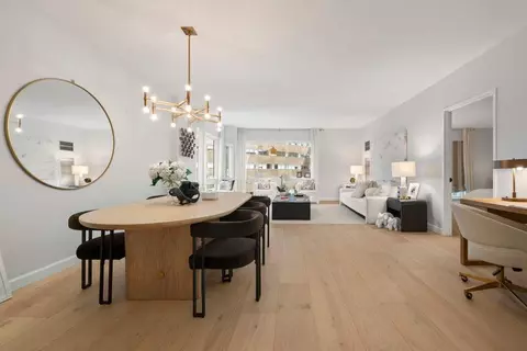 721 Fifth Ave #33C, New York, NY 10022
