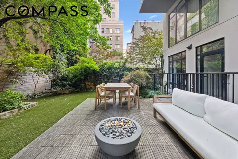 318 E 81st St #1, New York City, NY 10075