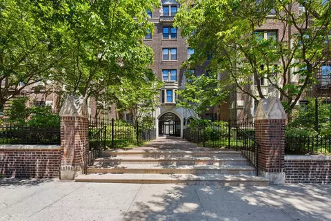 255 Eastern Pkwy #E12, Brooklyn, NY 11238