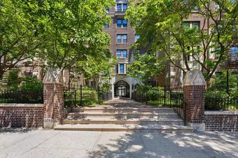 255 Eastern Pkwy #E12, Brooklyn, NY 11238